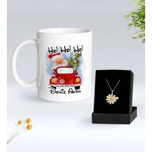 Bk Gift Kişiye Özel Isimli Yılbaşı Tasarımlı Beyaz Kupa Bardak ve Papatya Kolye Hediye Seti- 13, Sevgiliye Hediye, Yeni Yıl Hediyeleri