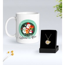 Bk Gift Kişiye Özel Isimli Yılbaşı Tasarımlı Beyaz Kupa Bardak ve Papatya Kolye Hediye Seti- 12, Sevgiliye Hediye, Yeni Yıl Hediyeleri