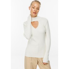 ON Göğüs Dekolteli Inci Detaylı Triko Kazak