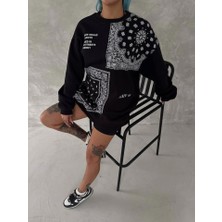 Veronika Desenli Üç Iplik Bisiklet Yaka Oversize Sweatshirt - Siyah