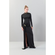 Gold Metal Aksesuarlı Derin Yırtmaçlı Maksi Boy Elbise Siyah K2511315_001