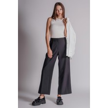 Kadın Yandan Cepli Fermuar ve Agraf Kapamalı Relaxed Fit Pantolon Siyah