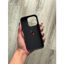 Amida iPhone 14 Pro Uyumlu Gear4 Silikon Kılıf