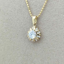 By Burak Gold Çiçek Form Tektaş Kolye Ucu – KLU0517