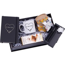 Kitaplı Hediye Doktor Sevgiliye Isme Özel Ahşap Kutulu Defter Kupa Kalem Çorap Çikolata Hediye Seti