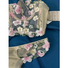 Blue Moonlight Lingerie Ten Pembe Çiçek Işlemeli Korseli Büstiyer Takım