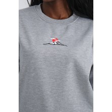 Jimback Mount Fuji Kadın Yuvarlak Yakalı Nakışlı Gri Sweatshirt