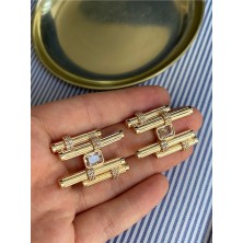 Pinery Jewels Vıp Seri -Baget Taşlı Çubuk Zirkon Taşlıı Altın Kaplama Kadın Küpe Çifti