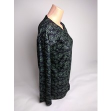 Yaşar Triko Kadın Siyah Yeşil Desenli V Yaka Uzun Kollu Yanları Yırtmaçlı Mevsimlik Süet Anne Penye Tişört Bluz