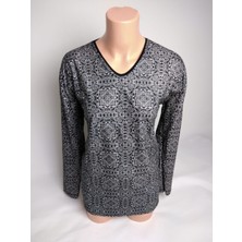 Yaşar Triko Kadın Siyah Beyaz Desenli V Yaka Uzun Kollu Yanları Yırtmaçlı Mevsimlik Süet Anne Penye Tişört Bluz