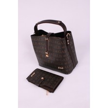 Kadın Omuz Çantası 4 Bölmeli Ayarlanabilir Geniş Askılı 22X20 cm 2055 Galb Kahve Cüzdanlı