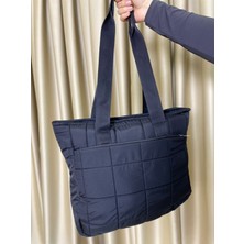 Vellichor Geniş Hacimli Kapitone Kol Çantası