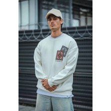 Tarz Yeri Uzun Kol Bisiklet Yaka Baskılı Sweatshirt - Beyaz
