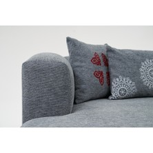 Sens Art & Design Saimin Model Şönil Kumaş Koyu Gri Renk  Kırmızı Etnik Desenli Kare Kırlent 50X50