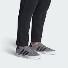 adidas DAILY 4.0