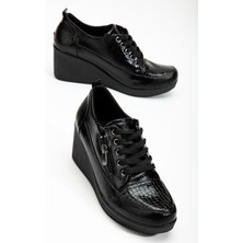 Kadın Dolgu Topuklu Ayakkabı Siyah Rugan Fermuarlı Bağcıklı