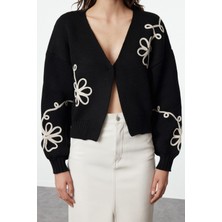 FRM Kadın Moda Şık Regular V Yaka Regular Nakış Detaylı V Yaka Triko Hırka