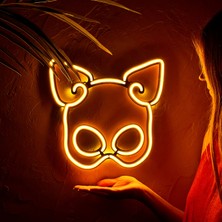 Tol Camp Latex Mask Neon LED Tabela - Modern Şık Metal Üzerine Neon Lamba Dekoru, Turuncu | 30 cm x 28 cm