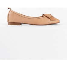 Bliss Kadın Hakiki Deri Fiyonk Aksesuarlı Babet