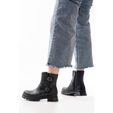 2051-2014 Siyah Tokalı Düz Topuklu Tokalı Fermuarlı Günlük Kadın Bot