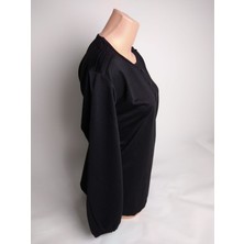 Yaşar Triko Kadın Siyah Bisiklet Yaka Patlı Üç Düğmeli Uzun Kollu Lastikli Yırtmaçlı Iki Iplik Bluz