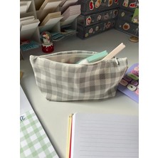 Sumicorn Design Açık Gri Pötikareli Yıkanabilir Fermuarlı Tek Gözlü Bez Kalemlik Kalem Kutusu Cüzdan Makyaj Çantası