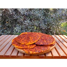 Biberli Ekmek 10 Adet Tandırda Üretilir. Tatlı Biberden Üretilmiştir.