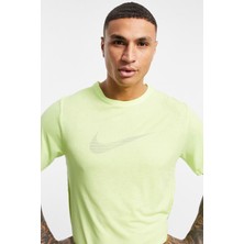 Nike Running Run Division Miler Swoosh Logo T-Shirt Sarı Reflektörlü Erkek Antreman Tişörtü Sarı