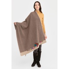 Kadın Kenarları Nakış Işlemeli Büyük Yün Şal K.bej