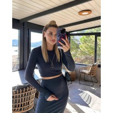 Civarda Moda Soft Kaşkorse Kumaş Bluz ve Yırtmaç Detaylı Etek Ikili Takım