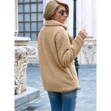 Astarlı Düğmeli Peluş Mont