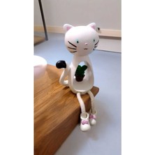 Kedi Biblo Ayakları Sallanan