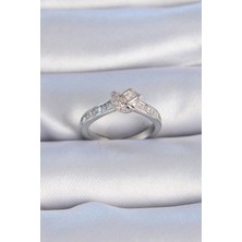 Ezo Concept Pirinç Gümüş Renk Zirkon Taşlı Düğüm Model Kadın Yüzük