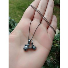 Defne Silver Siyah Kaplamalı Gümüş Vespa Kolye