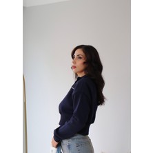 Kadın Overthink Nakışlı Mavi Crop Sweatshirt