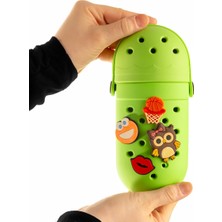 Zehazem Silikon Kalem Kutusu, Crocs Süslü Kalemlik, 4 Adet Jibbitz Süs Hediye, Yeşil Renk, BPA Free + Antibakteriyel, Yerli Üretim