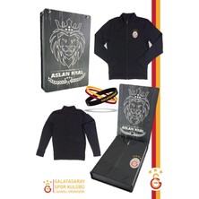 Galatasaray Orijinal Lisanslı Siyah Balıkçı Yaka Sweat Bileklik Set Hediyelik Ahşap Kutulu