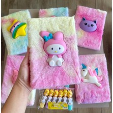 Twotwo 6lı Fosforlu Mini Kalem ve Peluş Kabartmalı Defter Seti -Yumuşak Tüylü -Renkli-Kids-Anıme-Kedi-Yıldız-Unıcorn Kız Çocuk -Aktivite-Notdefteri- Okul Defteri-Ilkokul Eğlenceli Defter Rengarenk Peluşlar