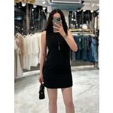 Miss Swans Anyma Bisiklet Yaka Sıfır Kol Arkası Fermuarlı Kolyeli Salaş Mini Elbise Siyah