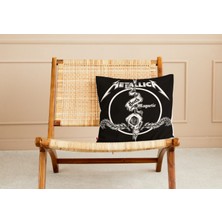 Metallica Logo Desenli Kare Yastık Kılıfı