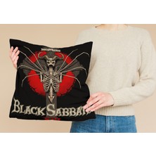 Metal Müzik Grubu Black Sabbath God Is Dead Desenli Kare Yastık Kılıfı