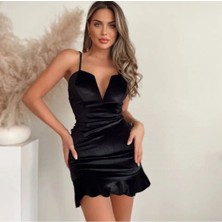 Göğüs Dekolteli Kadife Şık Elbise
