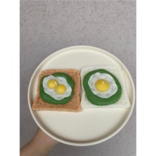 Loş Dükkan Ekmek Dilimi Temalı  Avokado ve Yumurtalı Gerçekçi Sağlıklı Diyet Mum