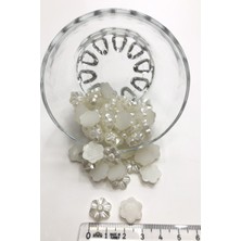 Kırık Beyaz Çiçek Yarım İnci Boncuk Plastik