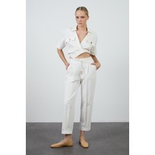 GIZIA Doğal Taş Süslemeli Ekru Crop Bluz