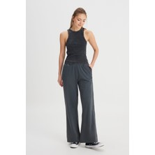 Slim Fit Dar Kesim Bisiklet Yaka Siyah Bluz