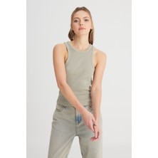 Slim Fit Dar Kesim Bisiklet Yaka Haki Bluz