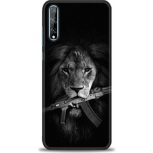 Huawei P Smart S Kılıf Hd Baskılı - Tüfek ve Aslan + 9h Nano Ekran Koruyucu