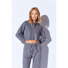 Edition Gri Crop  Soft Dokulu Denim Yıpratma Detaylı Kadın Jean Gömlek - 9600