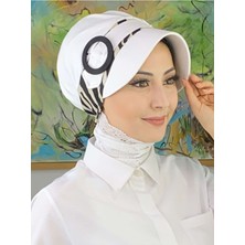 Butik AmbarNazlı Model Tokalı Iri Zebra Desenli Tesettür Beyaz Şapka